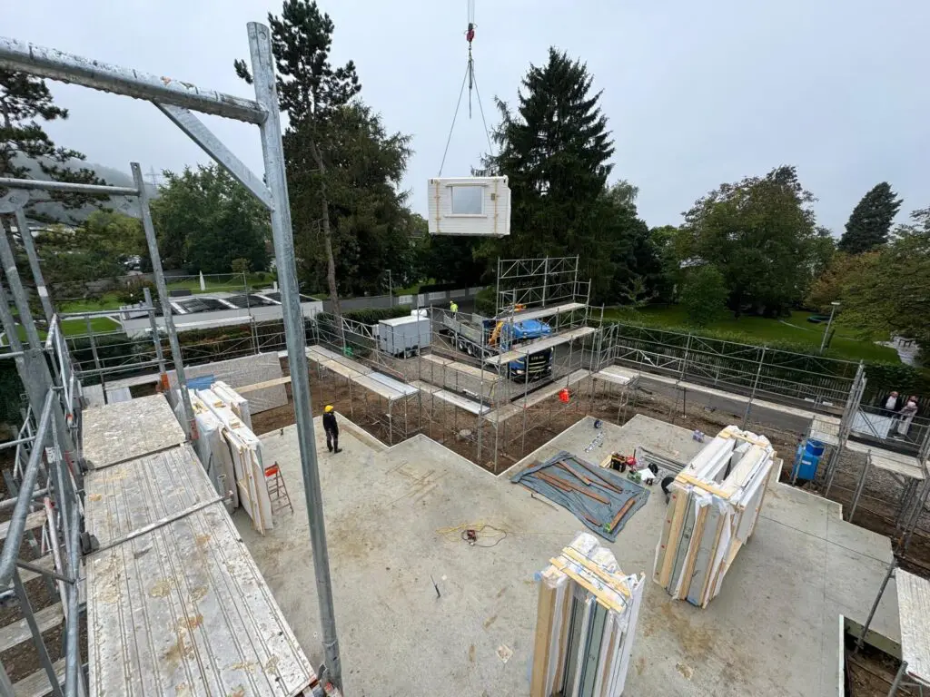 Montagestart in Rheinklingen. Eine New England Villa entsteht.